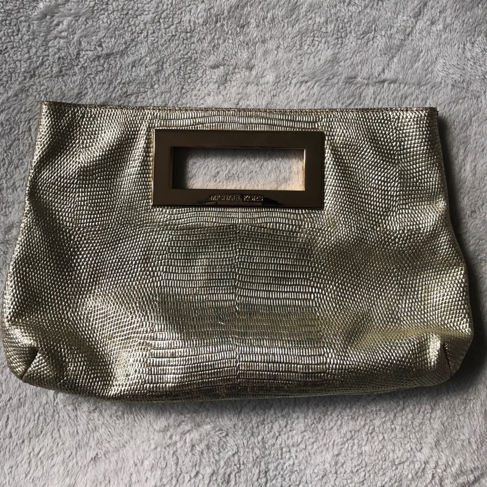 Final Sale!! MICHAEL KORS clutch