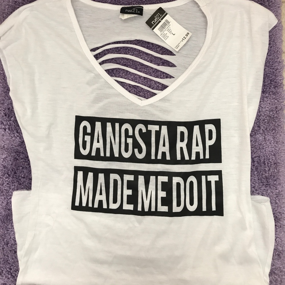 Graphic tee with cutout back -  Gangsta rap