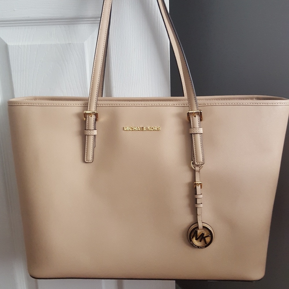 Michael Kors leather medium tote