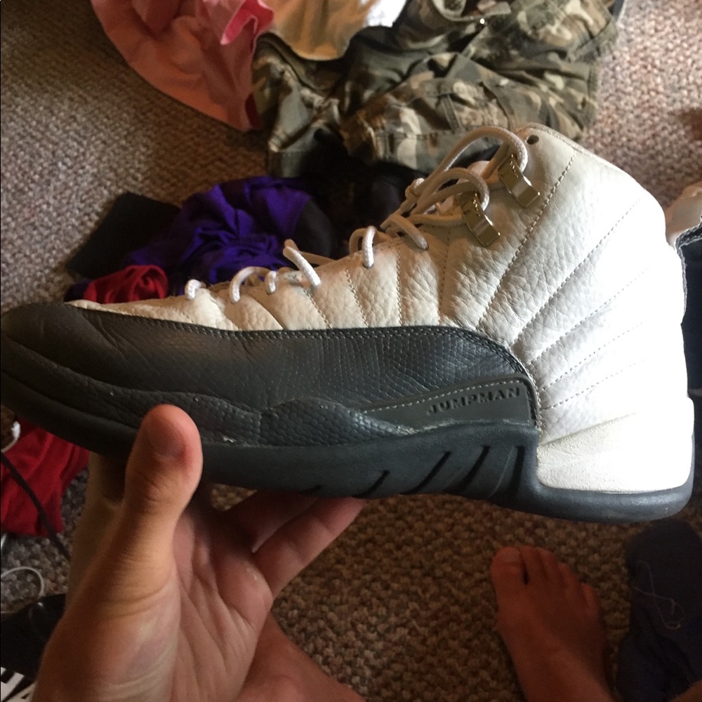 Jordan retro 12 wolf grey