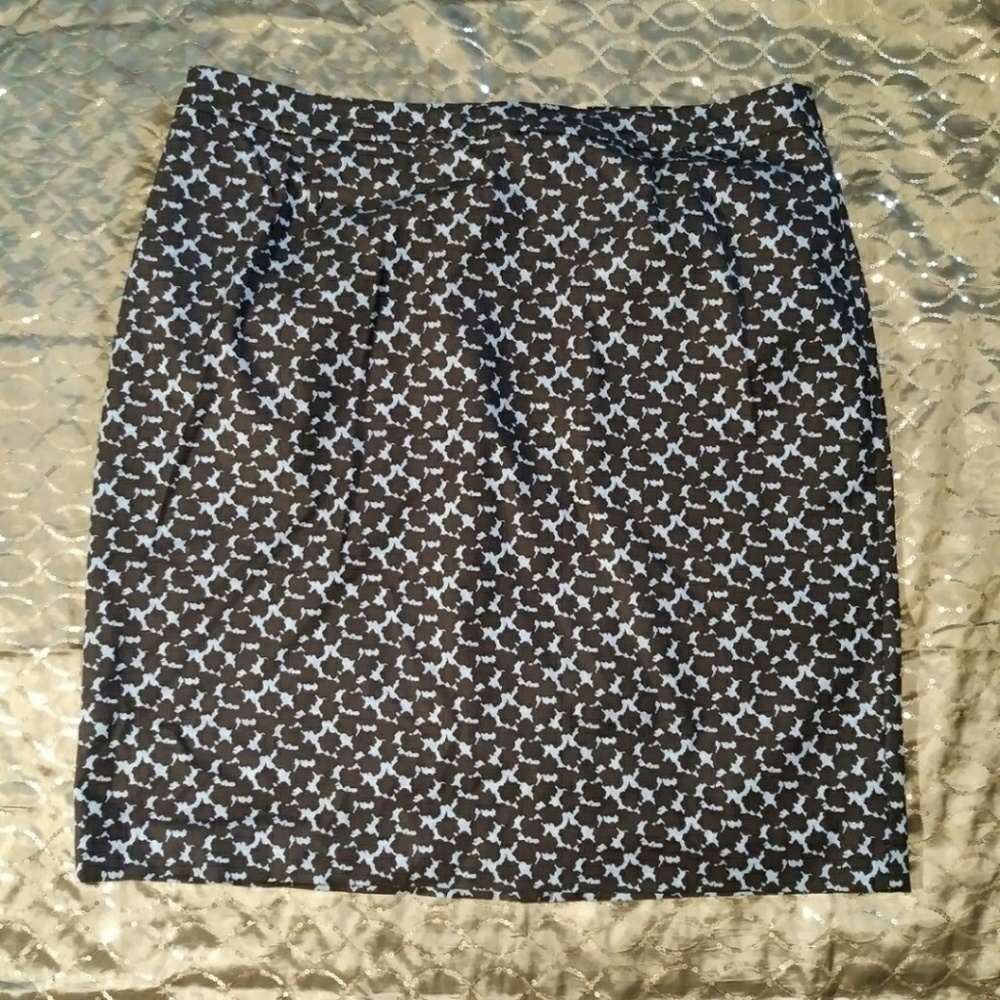 Halogen pencil skirt black and blue pattern
