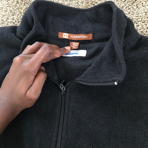 ❌SOLD❌ Men's sweater - Picture 2 of 4