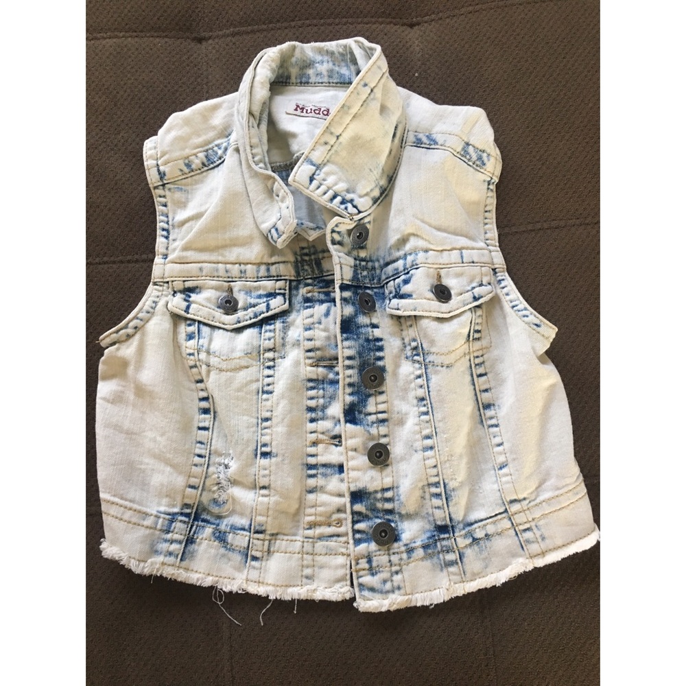 Size M/L acid washed vest
