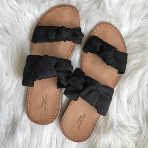 Urban Outfitters Black Bow Slide Ons
