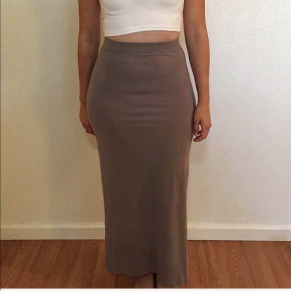 •RESTOCKED• Taupe Maxi Skirt - Picture 3 of 4
