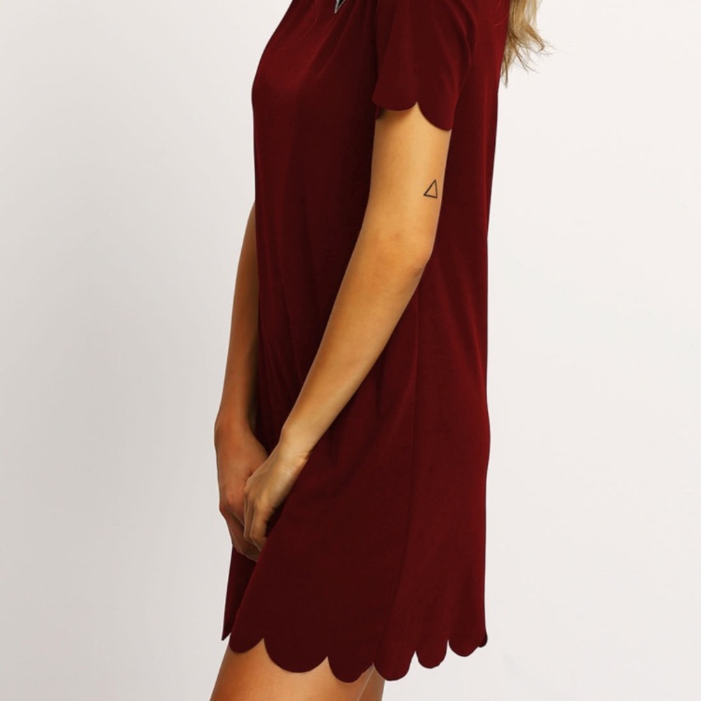 🎉TODAY ONLY SALE🎉Burgundy Scalloped Dress NWOT - Picture 2 of 3