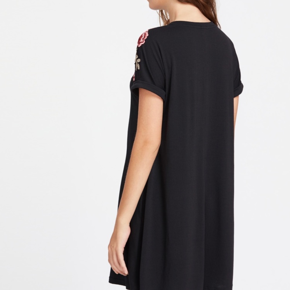 🎉Brand New🎉 Embroidered Shift Dress- NWOT - Picture 2 of 3