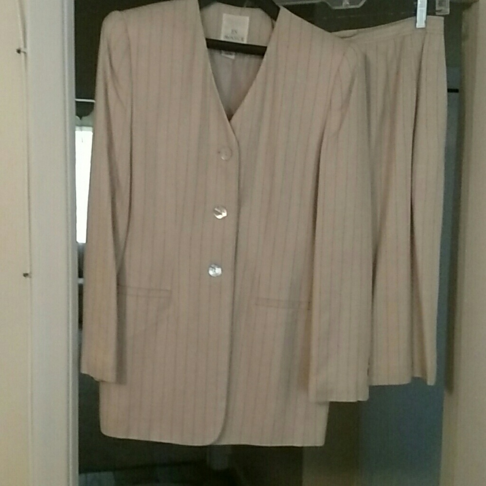 2 piece ladies suit