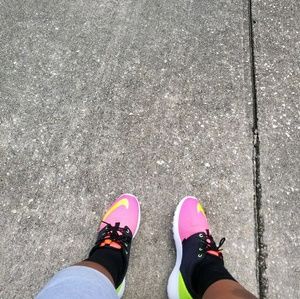 Meet your Posher, Nia