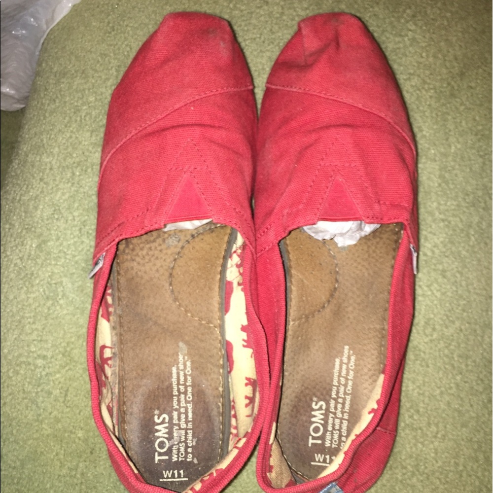 Red TOMS Size 11