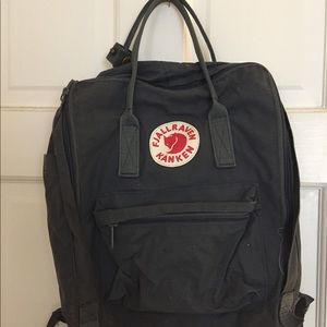 Fjall Raven Kanken bag in grey