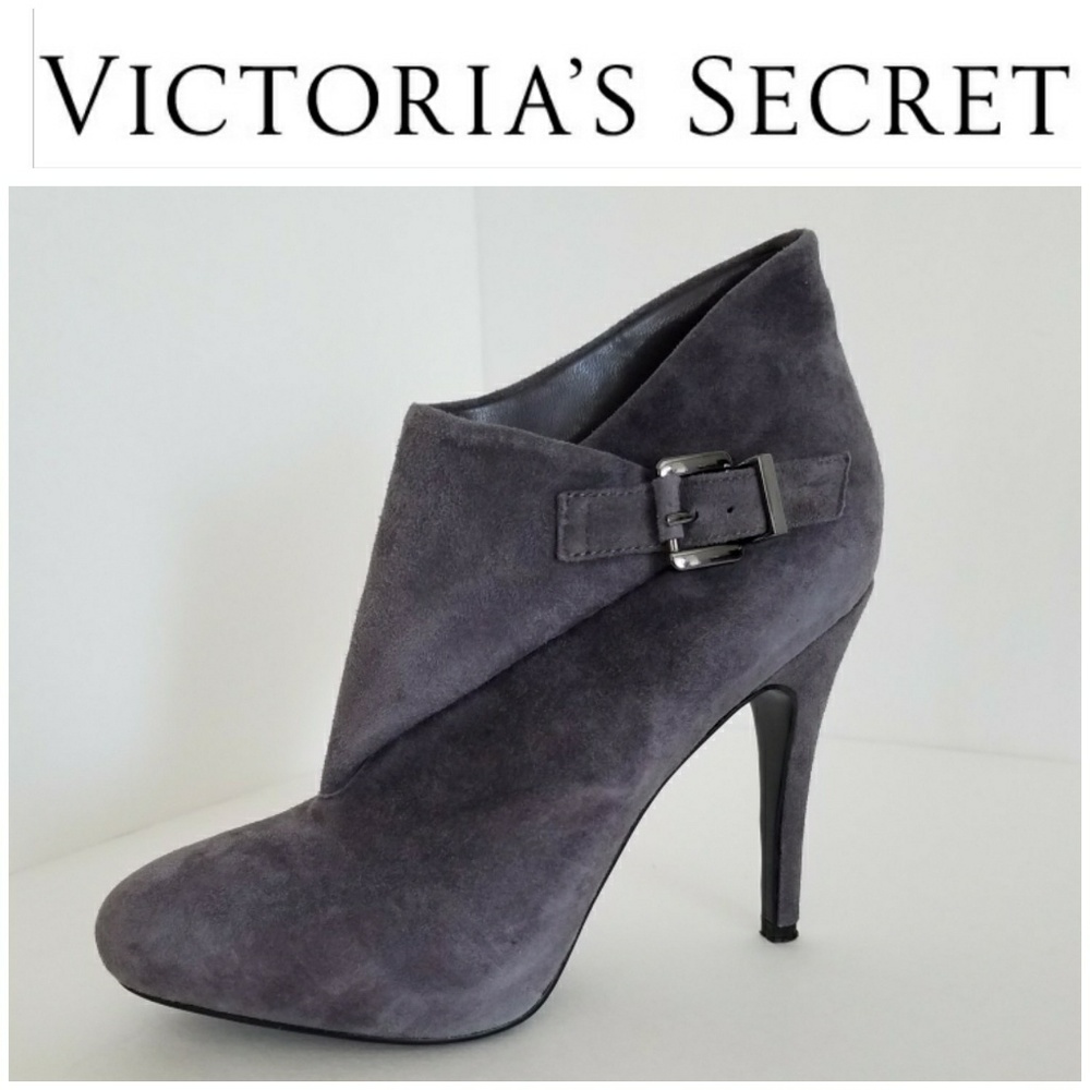 Colin Stuart Suede booties heels sz 6.5
