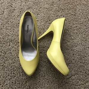 Light yellow heels