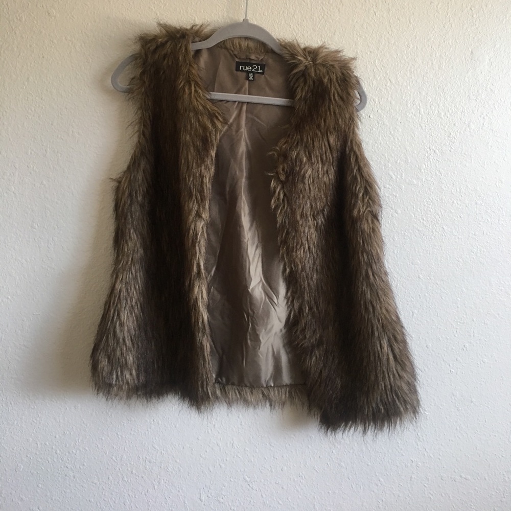 Rue 21 faux fur vest