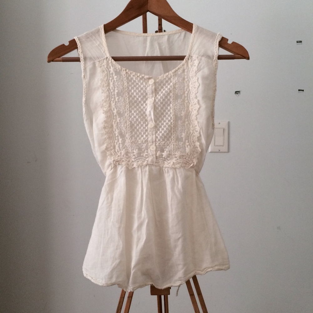 Off-White Sleeveless Lace Blouse XS from Japan