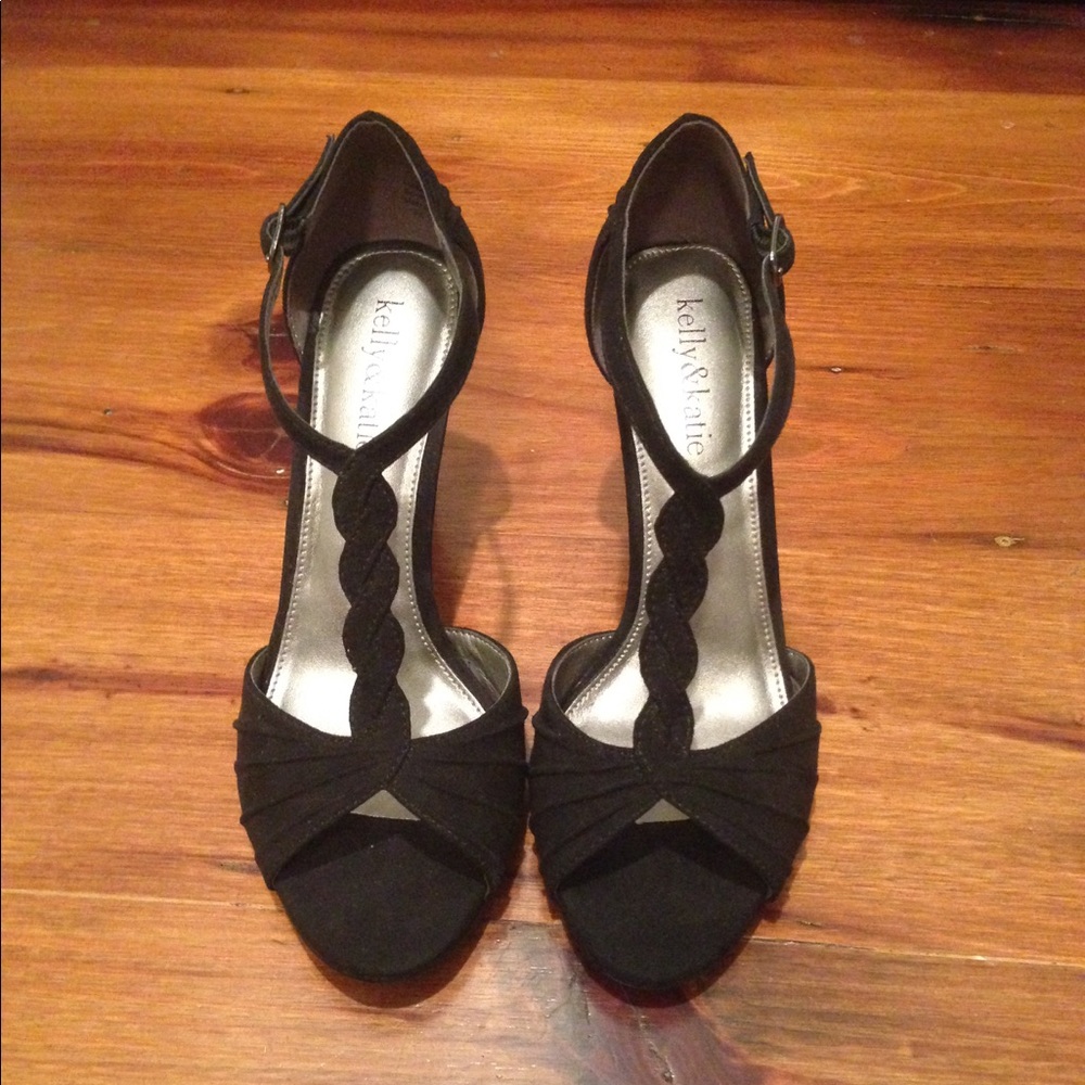 Kelly & Katie T-strap black heels