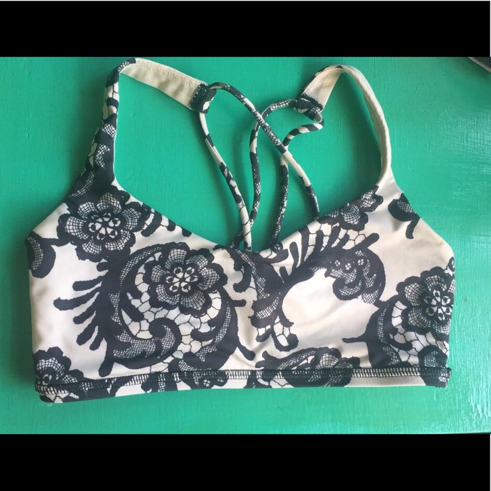 Lululemon free to be bra size 4