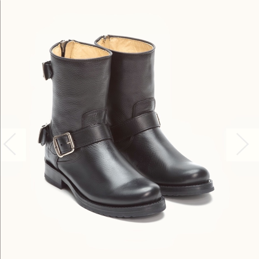 (SOLD) FRYE- Veronica Back Zip Short Booties