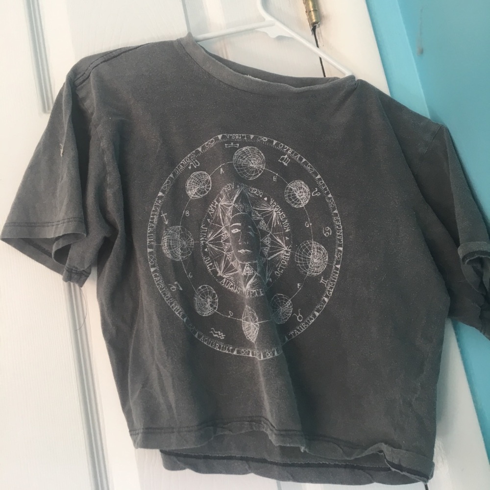 Brandy Melville crop tee