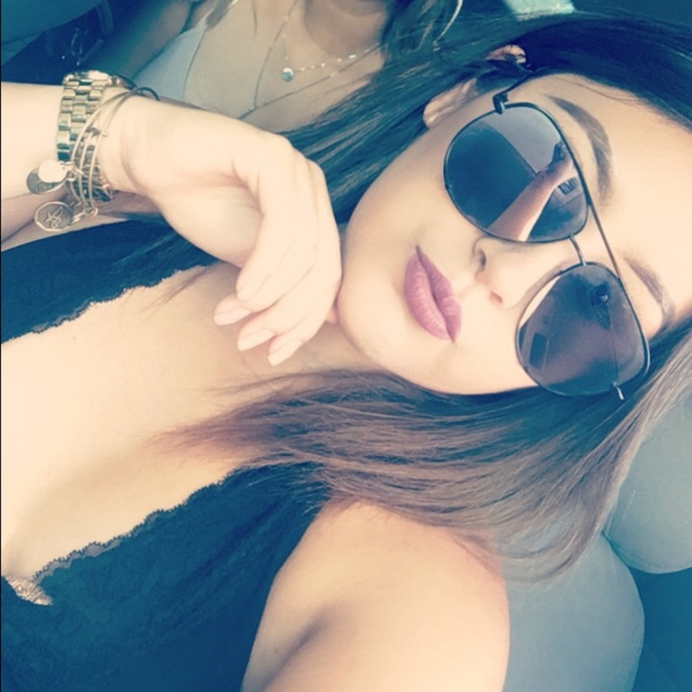 Meet your Posher, Andrea