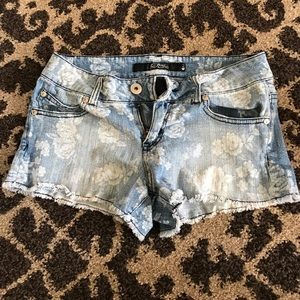 Jean shorts white flowers