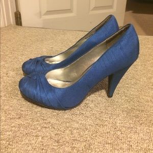 Rocket Dog blue heels