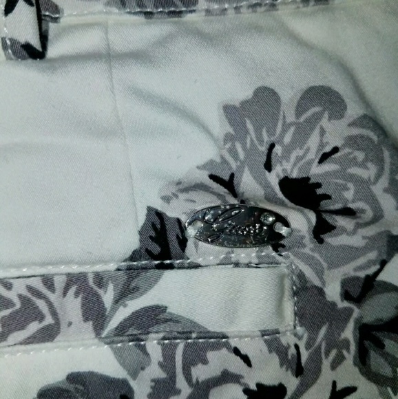 Guess Dress Shorts - Picture 4 of 4