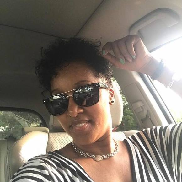 Meet your Posher, Lachelle - Picture 1 of 1
