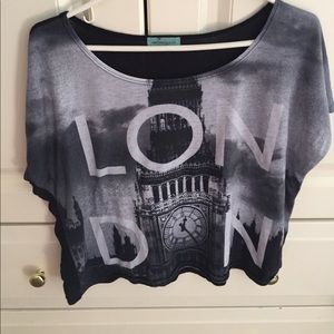 Black and white delias London shirt!