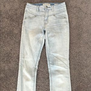 High waisted light wash jeans