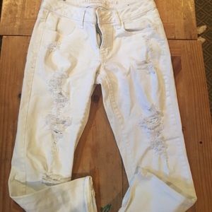 AEO White Stretch Ripped Cropped Jeggings