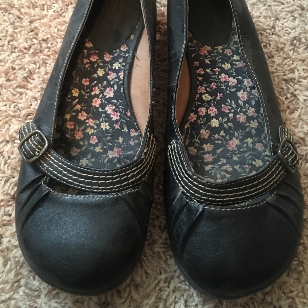 Black Mossimo brand flats.