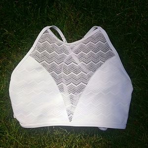Brand NEW Aerie crop crochet bikini White TOP