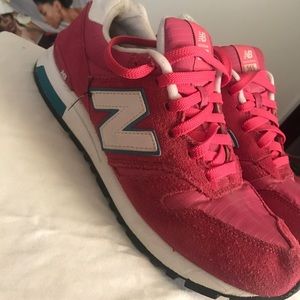 Women's New Balance Sneaker