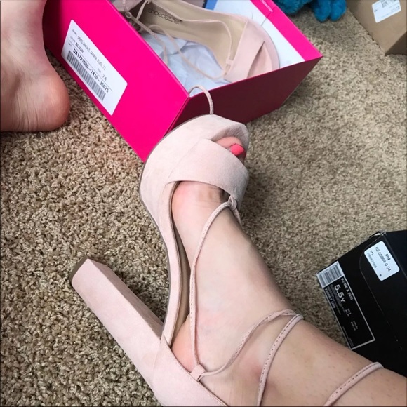 Lace up heels - Picture 2 of 3