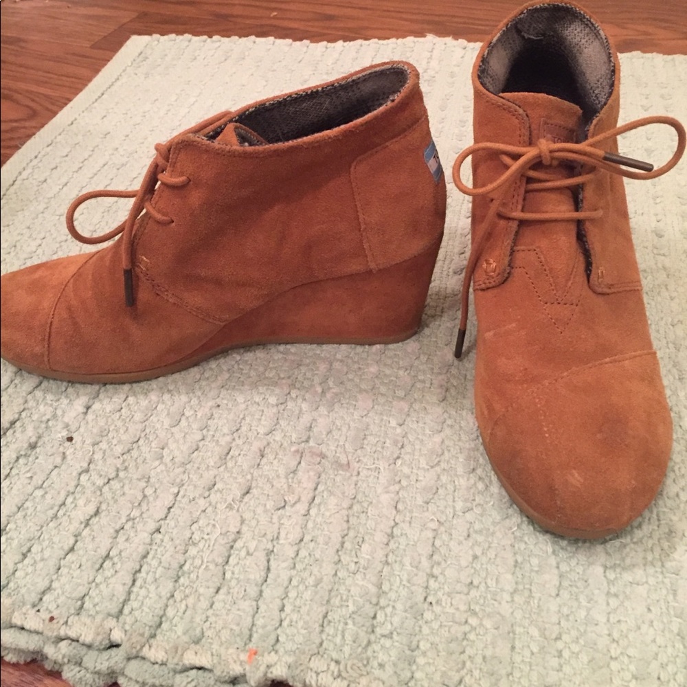 Suede toms wedge booties
