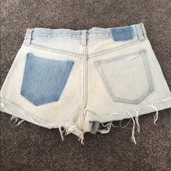 Light wash shorts - Picture 2 of 3