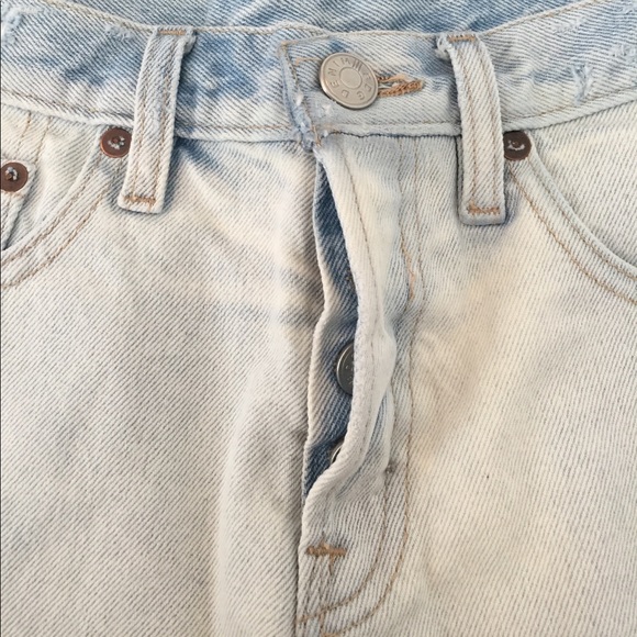 Light wash shorts - Picture 3 of 3