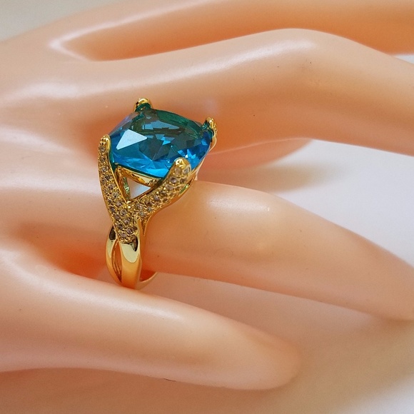 Women's Aquamarine Crystal Gold Ring Size 8 - Picture 4 of 6