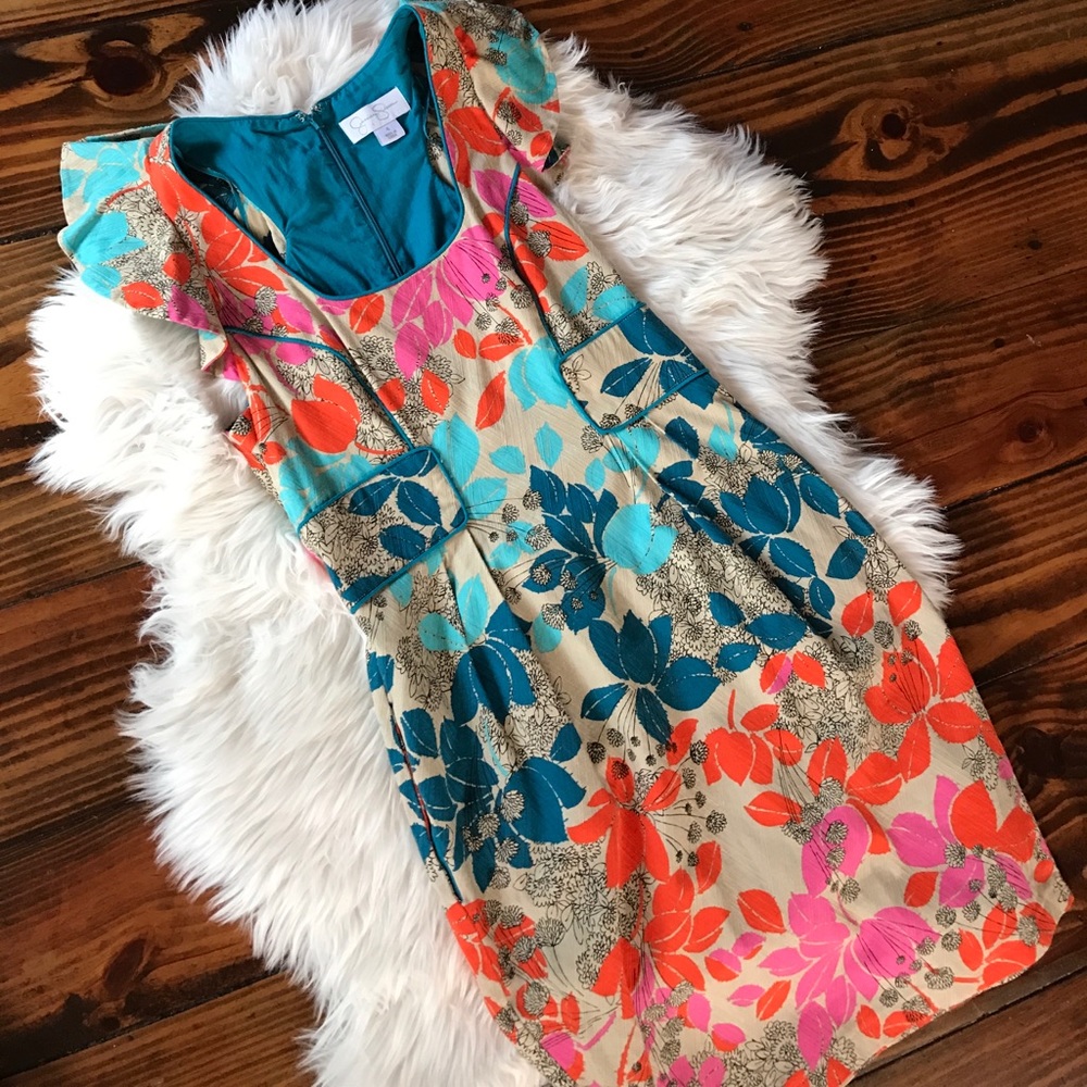 Colorful Jessica Simpson dress.