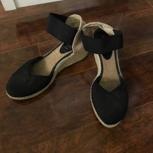 Black, ankle wrapped wedges