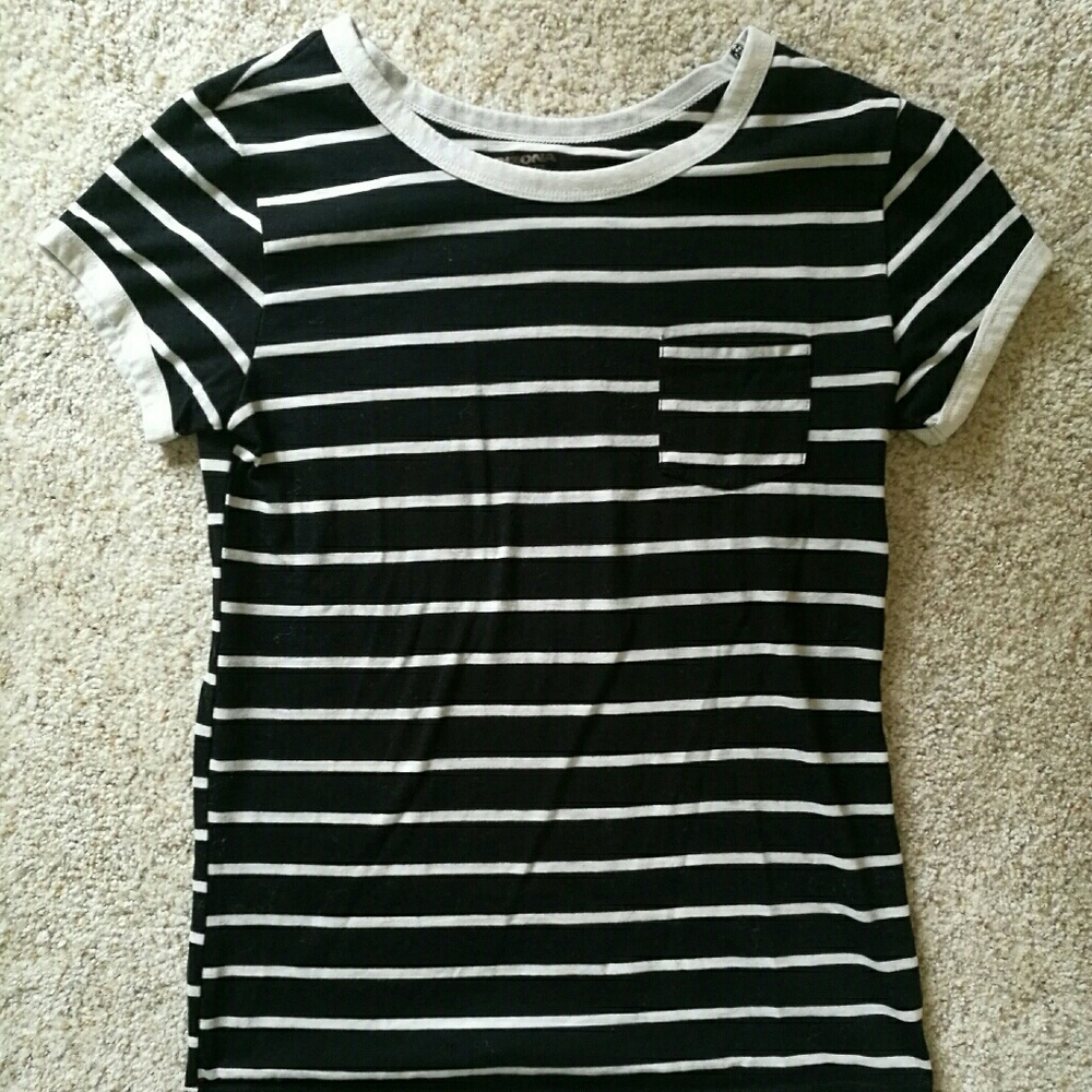 Black and white striped tee!!