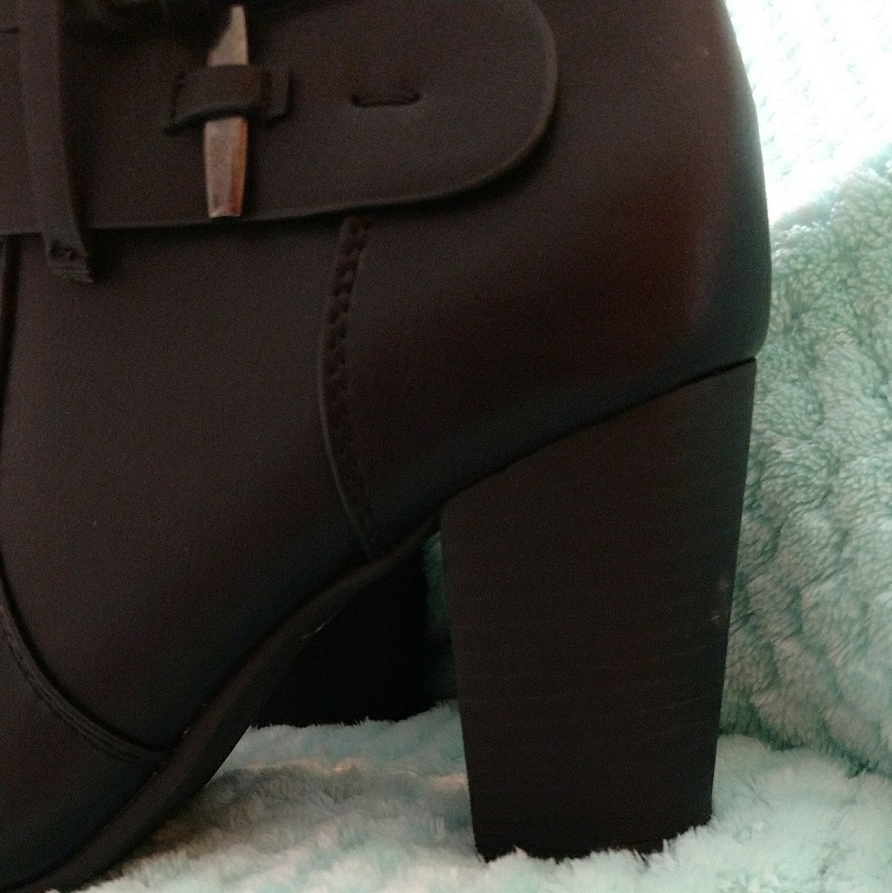 Boot - Picture 3 of 3