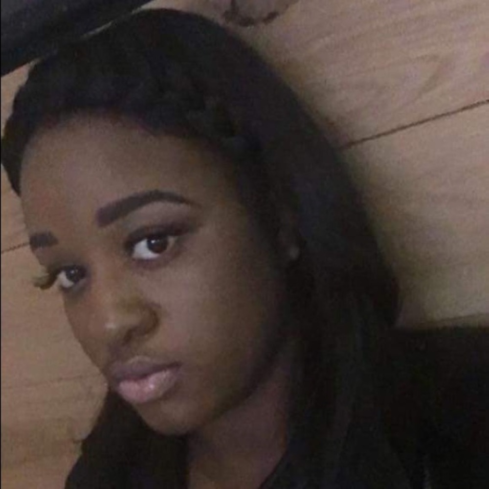 Meet your Posher, Briail