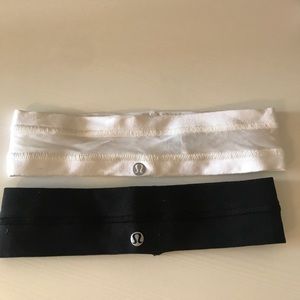 Bundle of two Lululemon headbands ❤️