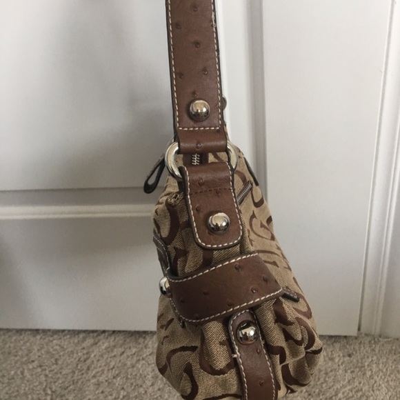 Guess Hobo Bag with Logo - Picture 5 of 8