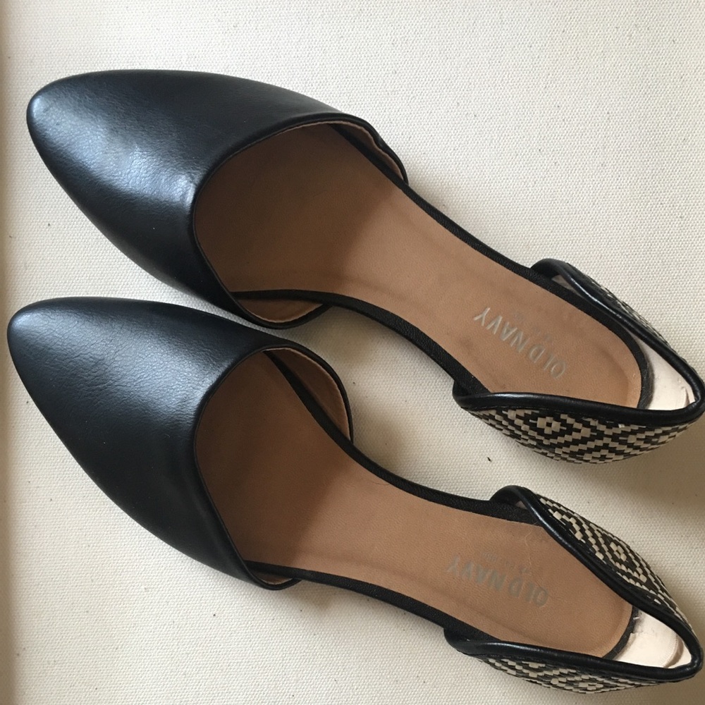 Old Navy Pointed Toe Flats