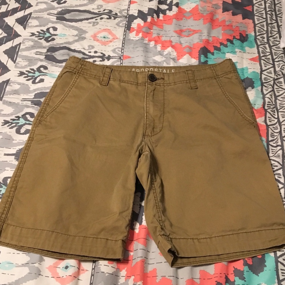 Men's khaki shorts