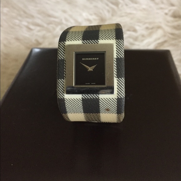 Burberry watch - Picture 2 of 3