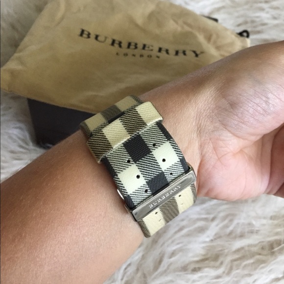 Burberry watch - Picture 3 of 3